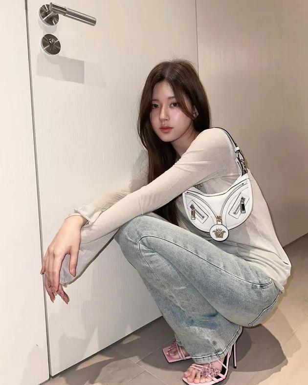 Zhao Lu Si dengan Versace