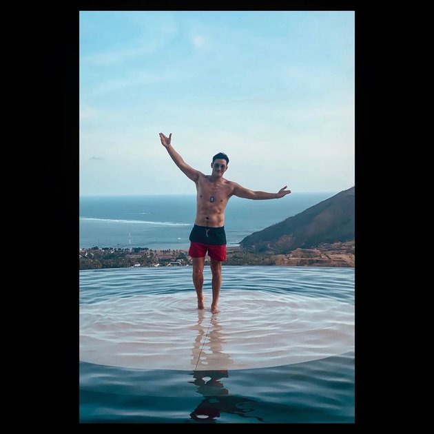 15 Handsome Indonesian Celebrities Showing Off Their Six-Pack Abs, Mesmerizing Women - Instantly Falling in Love