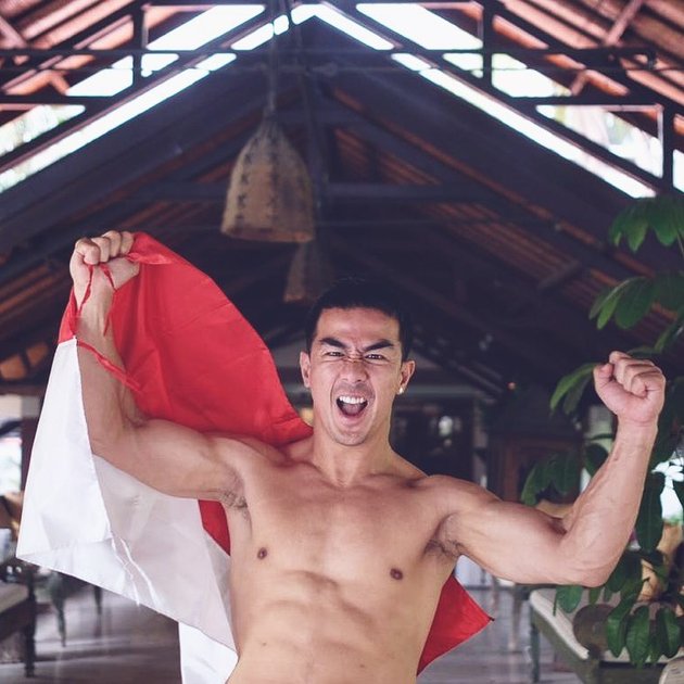 15 Handsome Indonesian Celebrities Showing Off Their Six-Pack Abs, Mesmerizing Women - Instantly Falling in Love