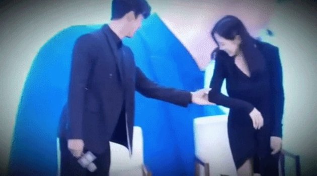 15 Sweet Off-Screen Moments of Hyun Bin and Son Ye Jin, From Selfies Together to Skinship That Makes You Feel Butterflies!