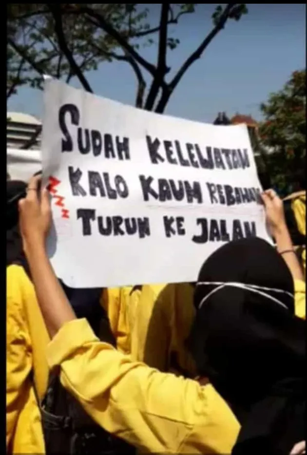 Poster demo mahasiswa