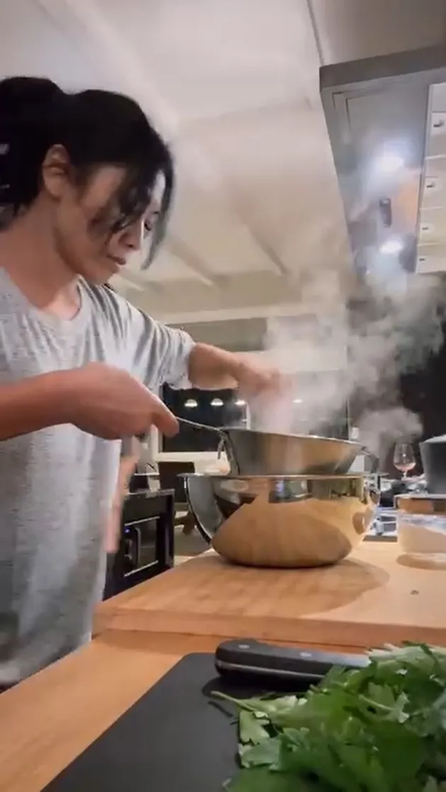 Dapur Anggun C Sasmi