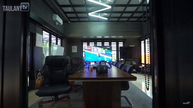 15 Photos of Aurel Hermansyah and Atta Halilintar's Spacious Office, Complete Facilities - From Podcast Area to Editing Room Like an Internet Cafe