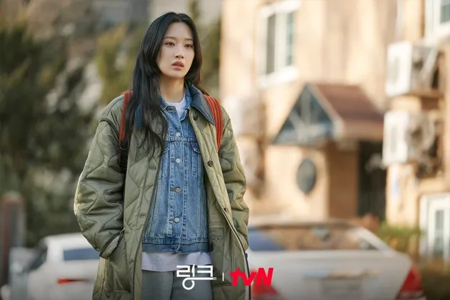 LINK: LOVE, EAT, KILL