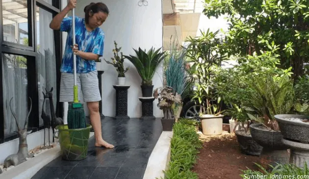 rumah angker seleb, rumah mistis seleb, rumah seleb