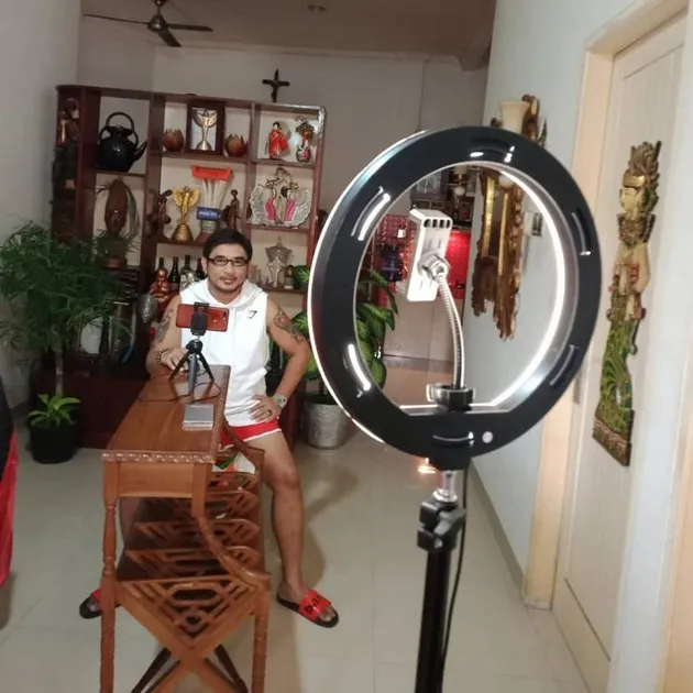 rumah angker seleb, rumah mistis seleb, rumah seleb