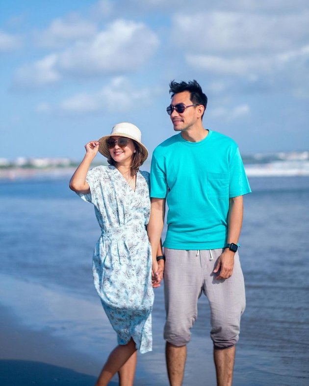 15 Years of Marriage, Here's the Latest Portrait of Darius Sinathrya and Donna Agnesia who Always Show Affection - Despite a 6-Year Age Gap, They Remain Harmonious