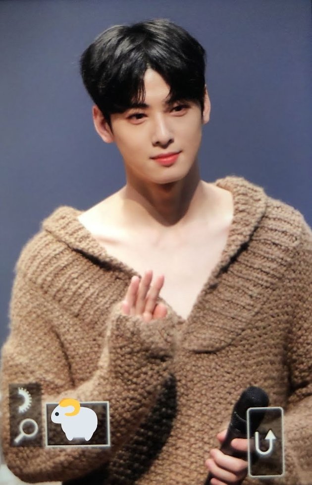 Cha Eun-woo Gets Extra Handsome with His Bulked Up Figure