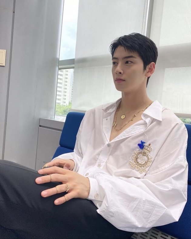 Cha Eun-woo Gets Extra Handsome with His Bulked Up Figure