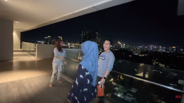 16 Pictures of Teuku Ryan's New Apartment that are Super Cool, Can See a Very Wide City Light Like the Pacific Ocean - The Gathering Room Will Be Designed According to Ria Ricis' Wishes