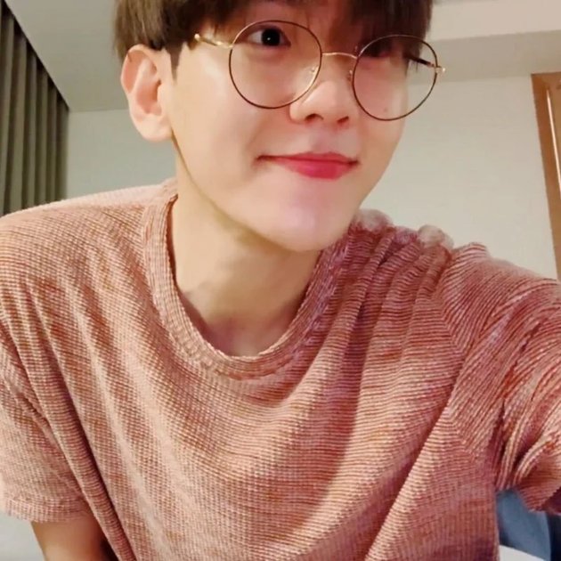 16 Photos of Baekhyun EXO Wearing Glasses Show Off His Handsome Charm & Boyfriend Material!