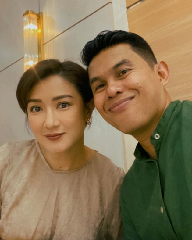 17 Years of Marriage with a Civil Servant, Portraits of Melly Mono and Her Husband Firmansyah that Rarely Get Attention - Far from Dirty Gossip