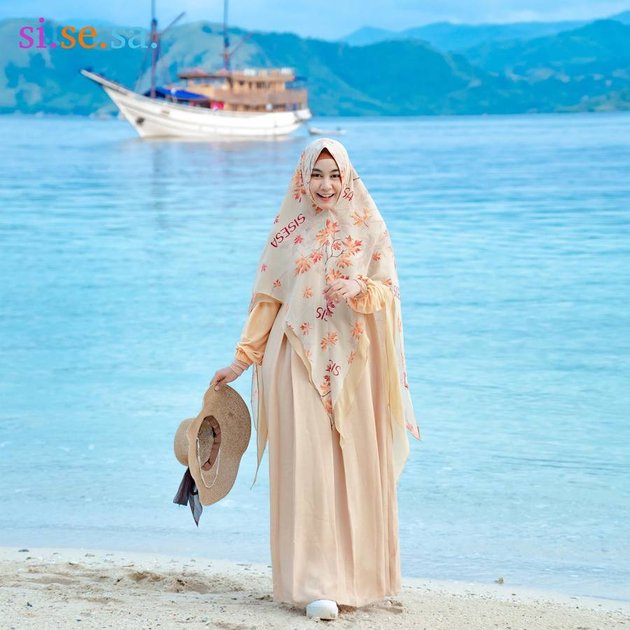 19 Beautiful OOTD of Anisa Rahma that are Refreshing, Former Member of Cherry Belle Often Appears in Pastel Outfits