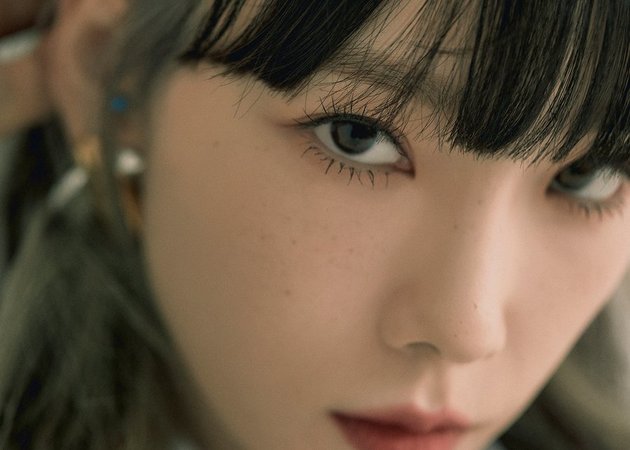 20 Beautiful Photos of Taeyeon SNSD Comeback 'What Do I Call You', Aesthetic Appearance with Black-White Hair and Various Interesting Concepts!