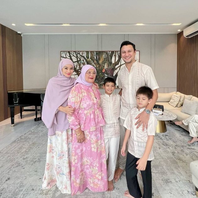 20 Photos of Indonesian Celebrity Family Eid, Some Celebrating in the Holy Land