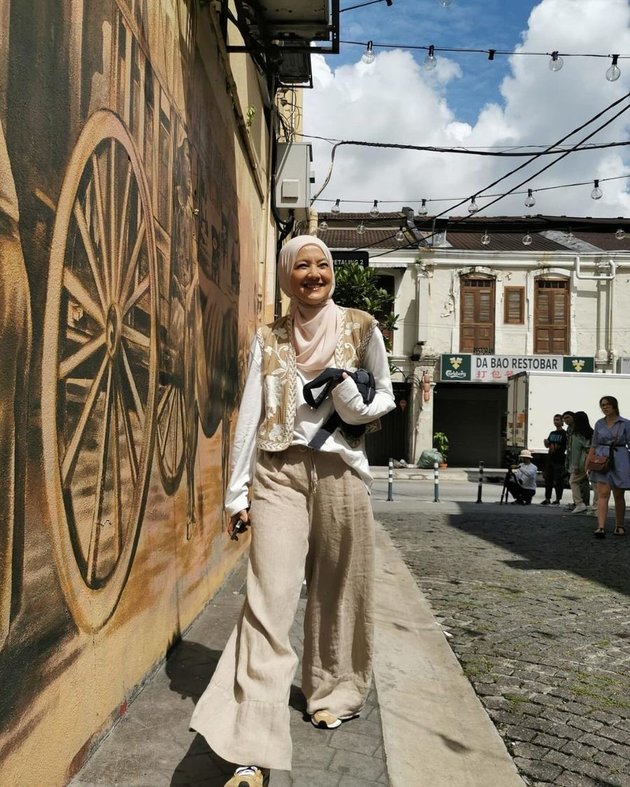 More than 20 Years Without Having Children, Here are 8 Portraits of Cut Mini and Her Husband who Used to be Warriors of 2 Lines - Now Enjoying Life Together