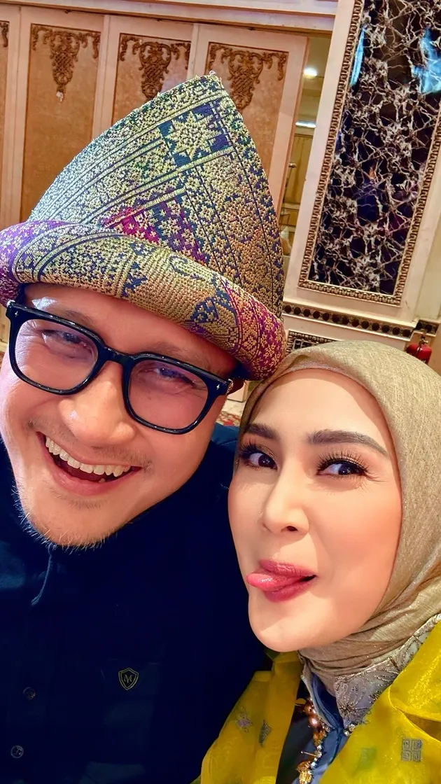 Rumah Tangga Arie Untung dan Fenita Arie 