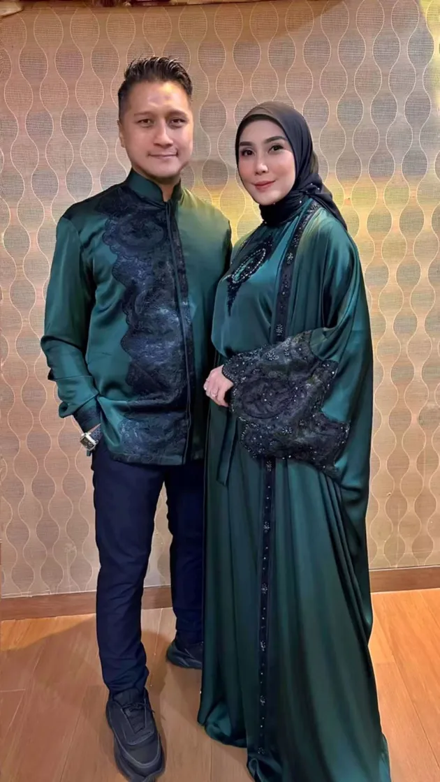 Rumah Tangga Arie Untung dan Fenita Arie 