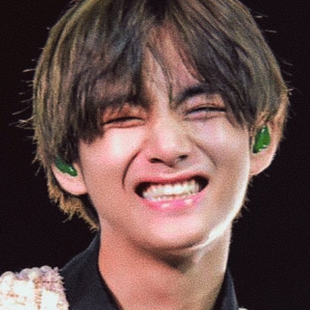 25 Photos of V BTS with a Boxy Smile, Making You Smile All Day Long