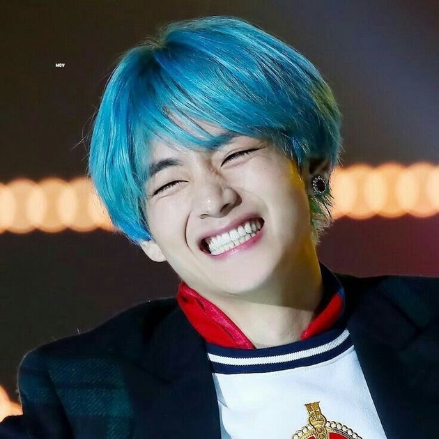 25 Photos of V BTS with a Boxy Smile, Making You Smile All Day Long