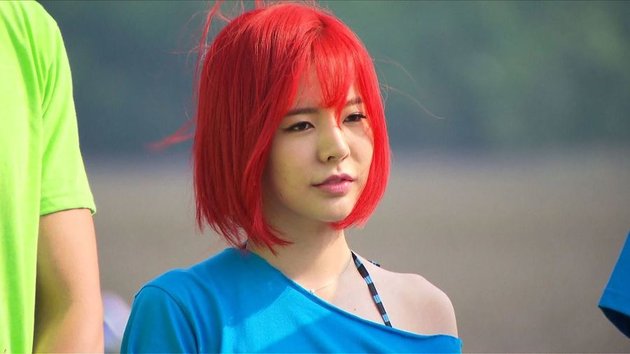 32 K-Pop Female Idols Looking More Beautiful With Bright Hair, Irene RV - Rose BLACKPINK