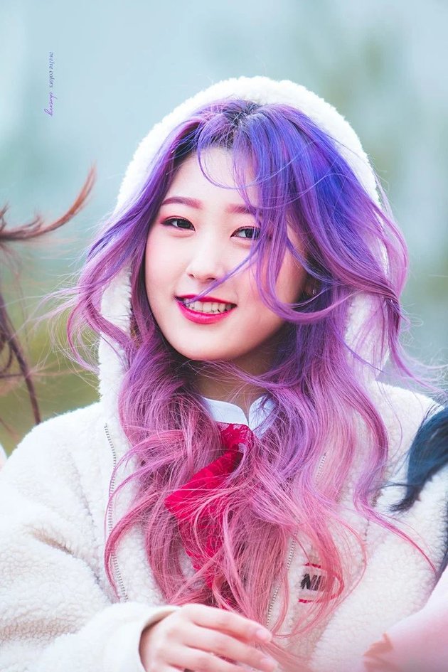 32 K-Pop Female Idols Looking More Beautiful With Bright Hair, Irene RV - Rose BLACKPINK