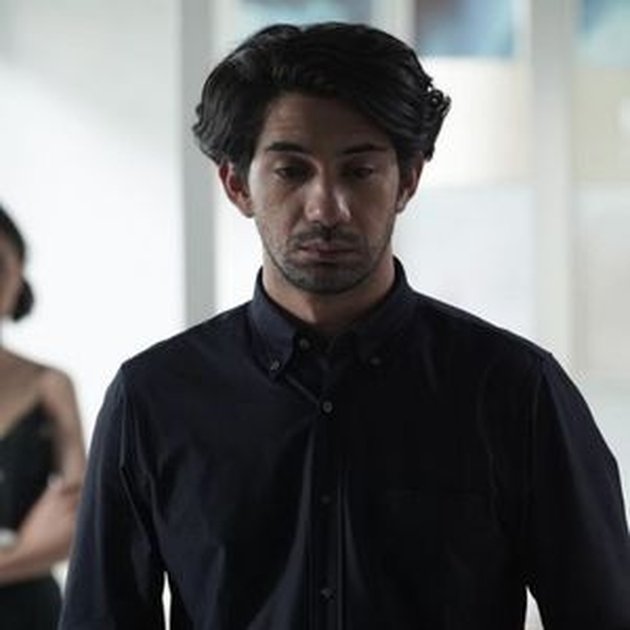 7 Portraits of Reza Rahadian in the Series 'LOST IN LOVE', Once Again Playing a Character that Annoys Netizens!