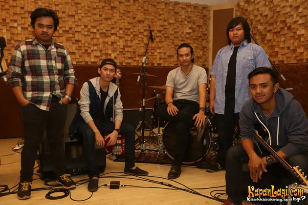 5 Cowok Ganteng \&#039;Anak Monica Oemardi\&#039;, Siap Kecup Manis Telingamu