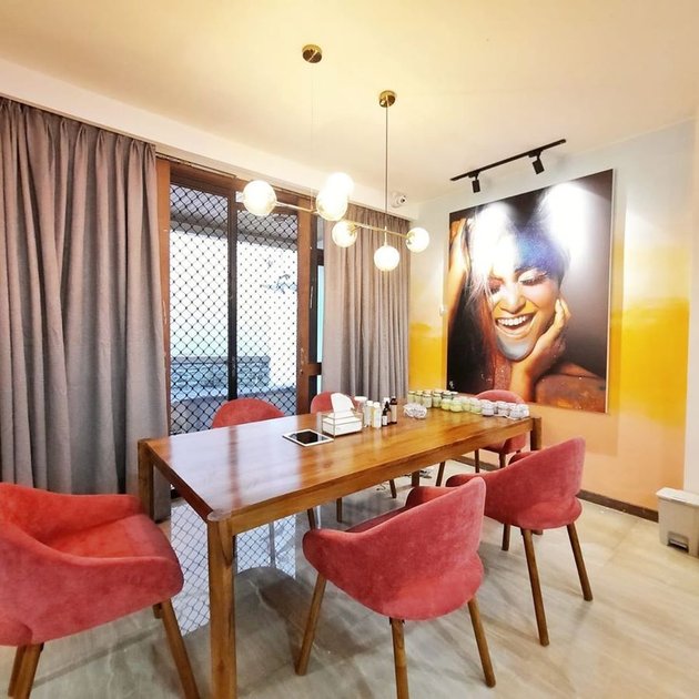 5 Photos of Marshanda's Living Room, Super Luxurious and Eye Catching - Many Beautiful Portraits