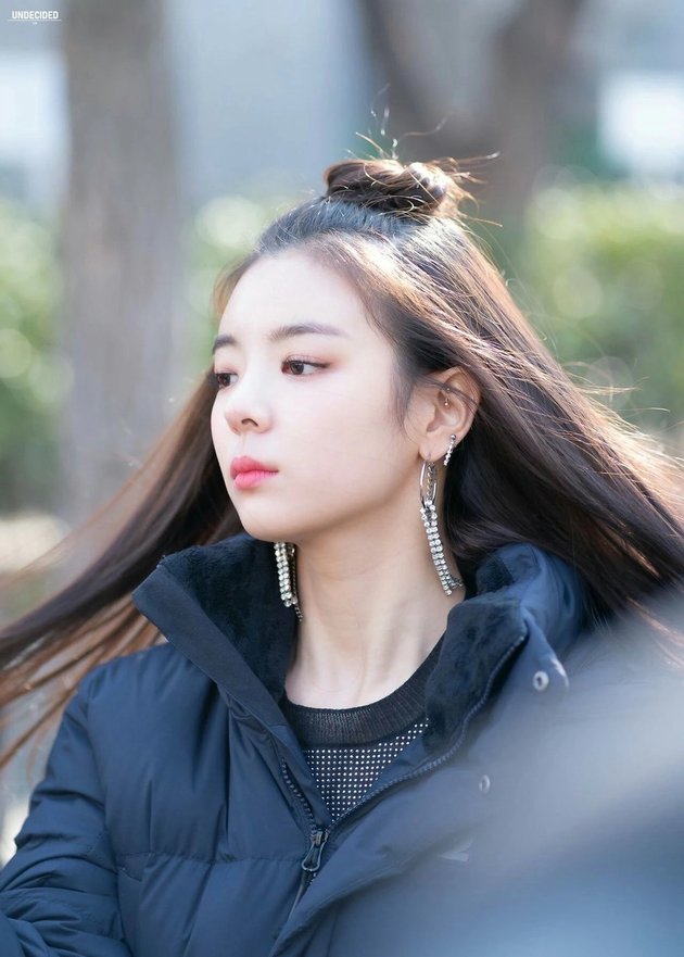 These 5 Female K-Pop Idols Have a 'Crazy Rich Asian' Aura Like Sultan's Daughter, Including Jennie BLACKPINK and Krystal f(x)!
