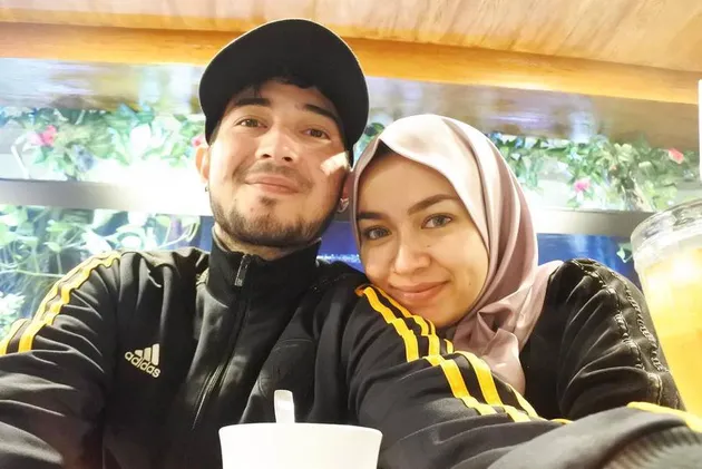 pasangan di anak jalanan