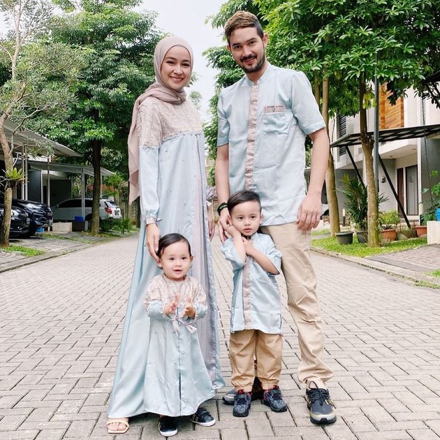 5 Years of Marriage, Peek Into 7 Harmonious Portraits of Aryani Fitriana and Donny Michael's Family - Always Happy with 2 Children