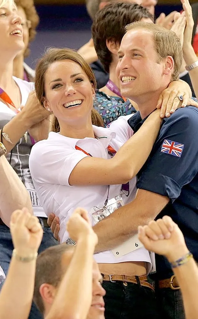 10 Momen Manis Kate Middleton &amp; William