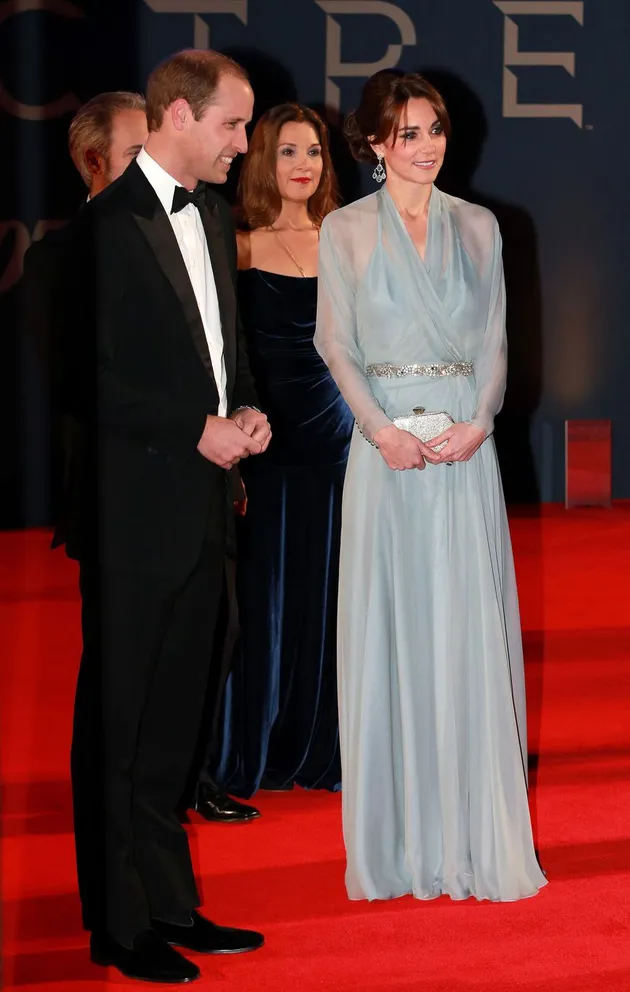 10 Momen Manis Kate Middleton & William
