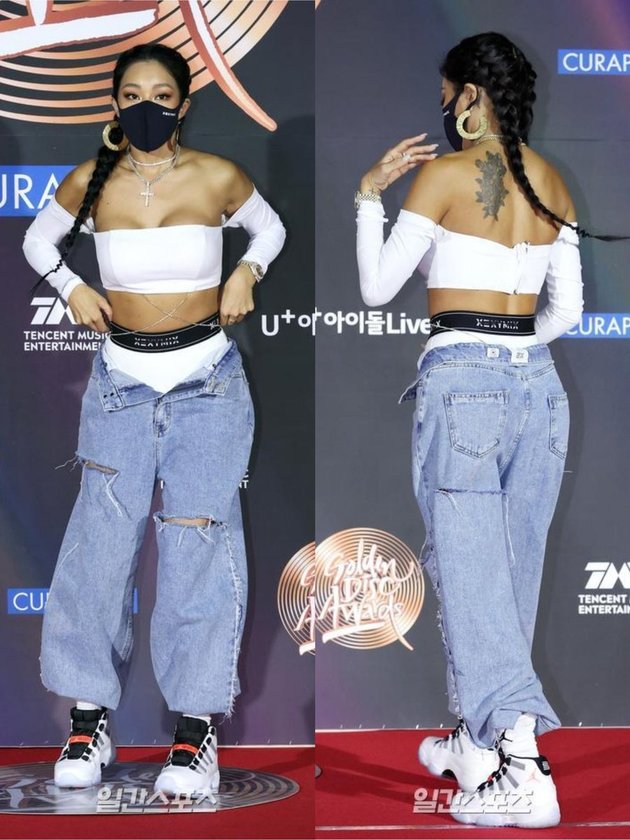 6 Photos of Jessi on the GDA Red Carpet that are Praised for Being Different, Showing Tattoos and Cleavage