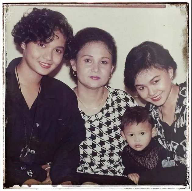 6 Old Photos of Yuni Shara and Krisdayanti, Compact from a Young Age - Beautiful and Always Catch Attention