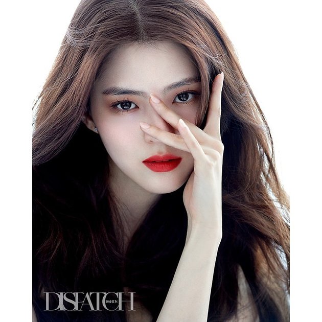 6 Charms of Han So Hee in Dispatch Fashion Photoshoot, Her Beauty Resembles a Goddess