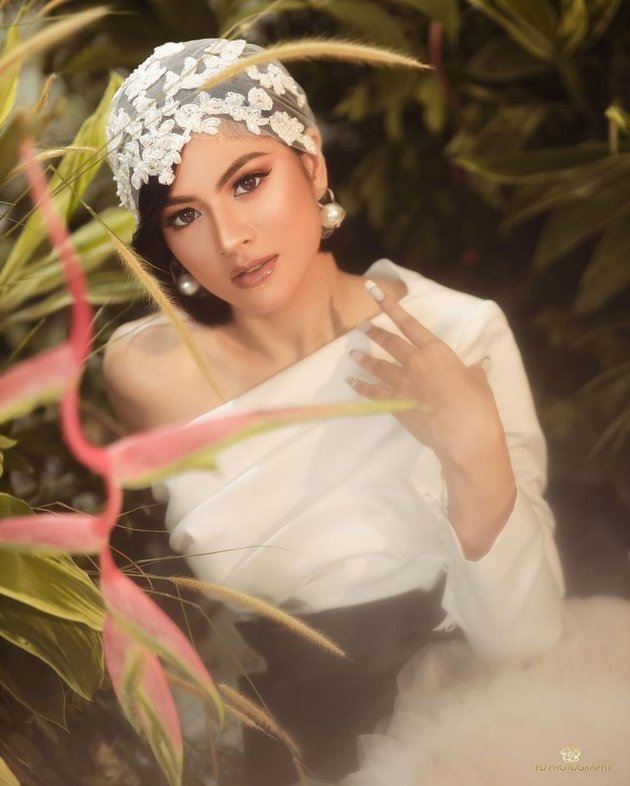 6 Latest Photoshoot of Hana Saraswati, Star of the Soap Opera 'BUKU HARIAN SEORANG ISTRI', Looking Beautiful and Stunning - Netizens: Thought it was Selena Gomez