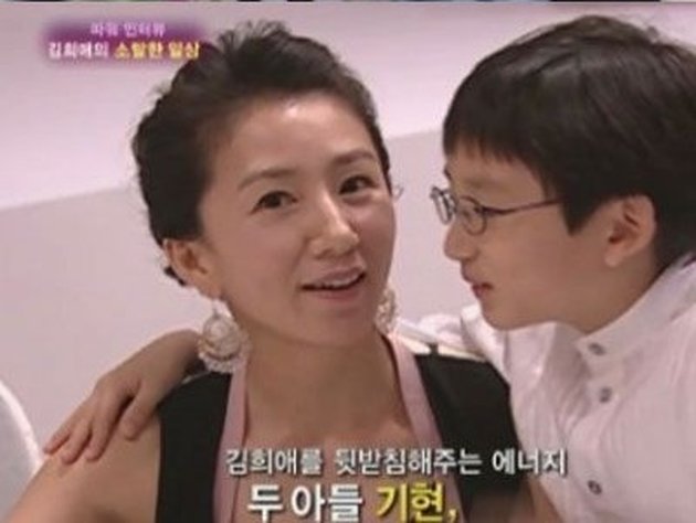 6 Portraits of Kim Hee Ae's Children, Two Handsome Warriors Rarely Exposed