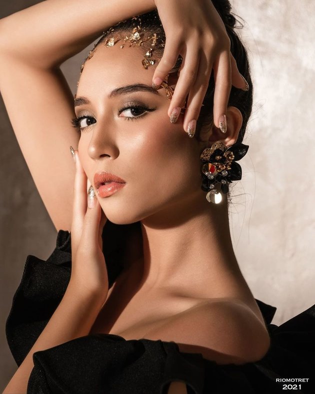 6 Portraits of Asha Assuncao, Star of 'BUKU HARIAN SEORANG ISTRI' that Amaze in the Latest Photoshoot, Hair Tied Elegantly