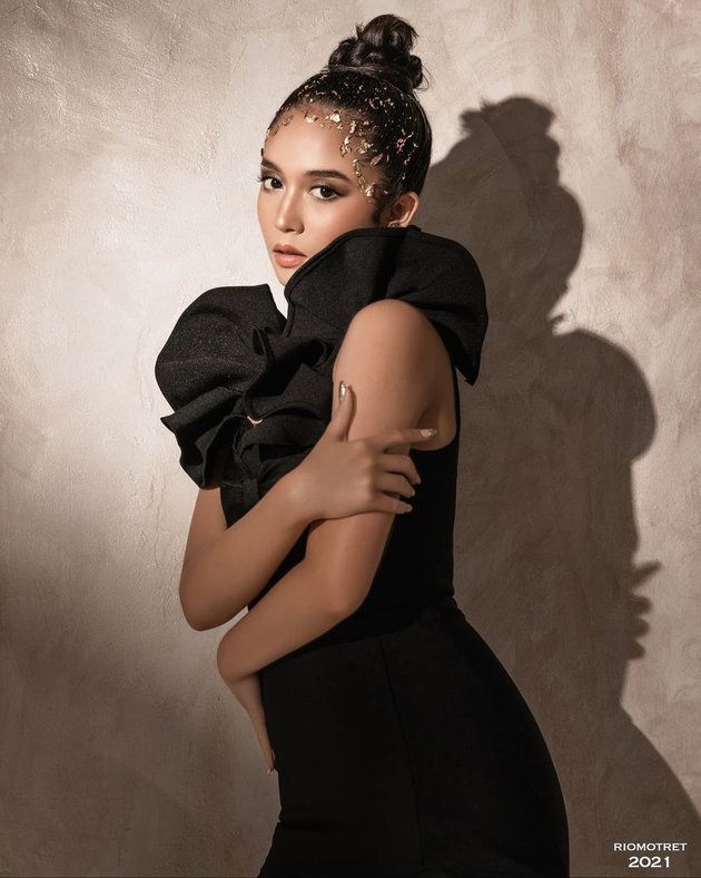 6 Portraits of Asha Assuncao, Star of 'BUKU HARIAN SEORANG ISTRI' that Amaze in the Latest Photoshoot, Hair Tied Elegantly