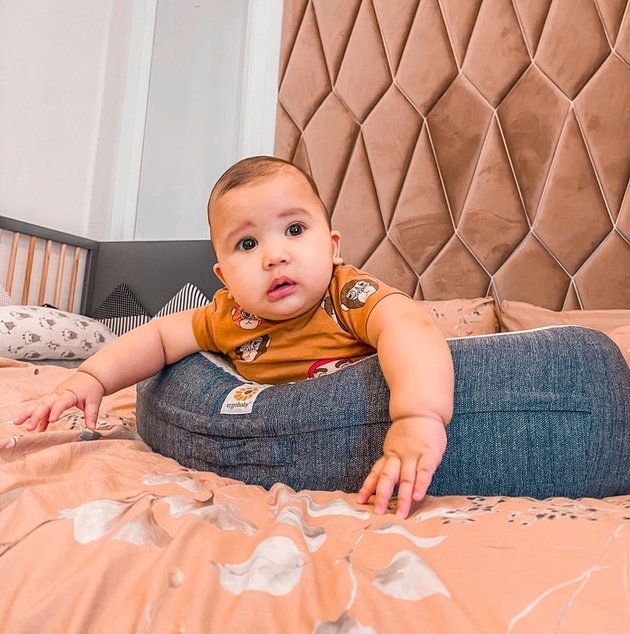 6 Pictures of Baby Ukkasya who is Getting Cuter and Chubbier, Not Even 5 Months Old Yet Already Mistaken for a 1-Year-Old - His Handsomeness Doesn't Decrease