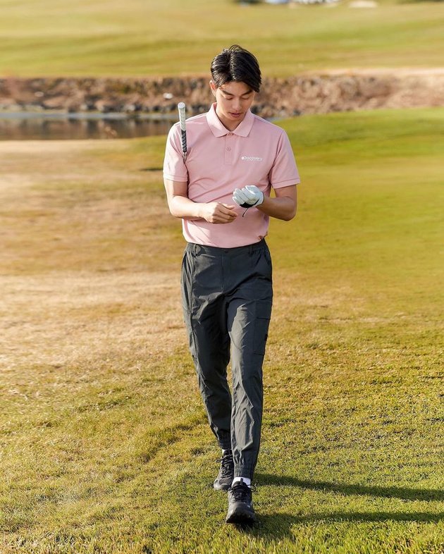 6 Potret Gong Yoo Playing Golf, His Handsome Charm as Bright as the Future