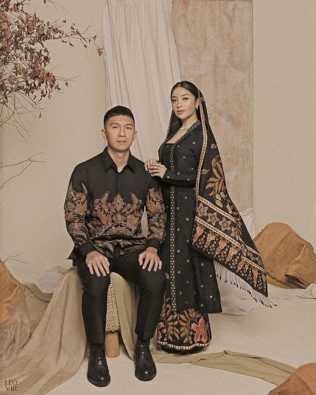 6 Portraits of Nikita Willy and Indra Priawan in Traditional Costumes, Netizens: Minang Goes Global