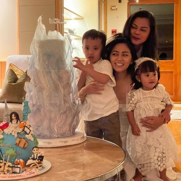 6 Portraits of Rachel Vennya's Birthday Celebration on a Luxury Ship, Looking Beautiful Like a Princess in a White Dress - 'Bold' Outfit of Her Cousin Chelsea Becomes the Highlight