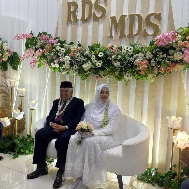 6 Portraits of Rashda Diana and Din Syamsuddin's Wedding, Held Simply in White