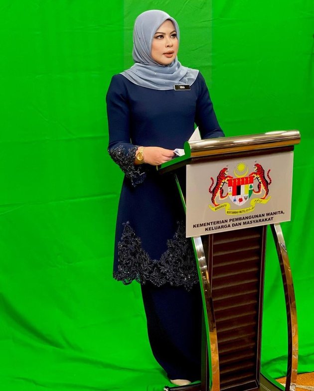 6 Portraits of Rina Harun, the Viral and Enchanting Minister of Malaysia