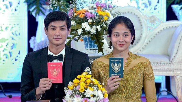 6 Pictures of Tiana and Andre 'KEAJAIBAN CINTA' Being Affectionate While Showing Off Their Marriage Certificate, Making Netizens Emotional - Questioning Darwin's Fate