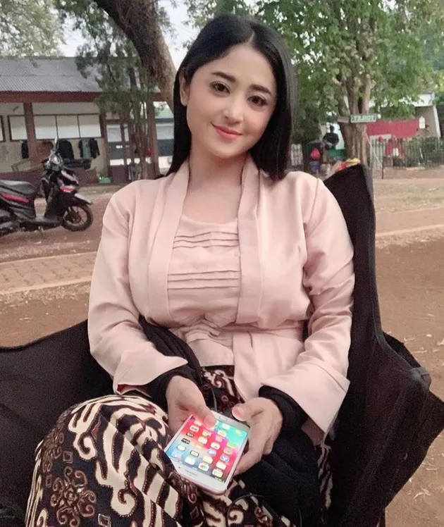 seleb kena santet, seleb yang terkena santet