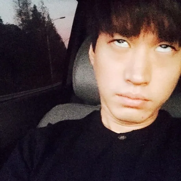 Tipe Selfie Ala Cowok Korea